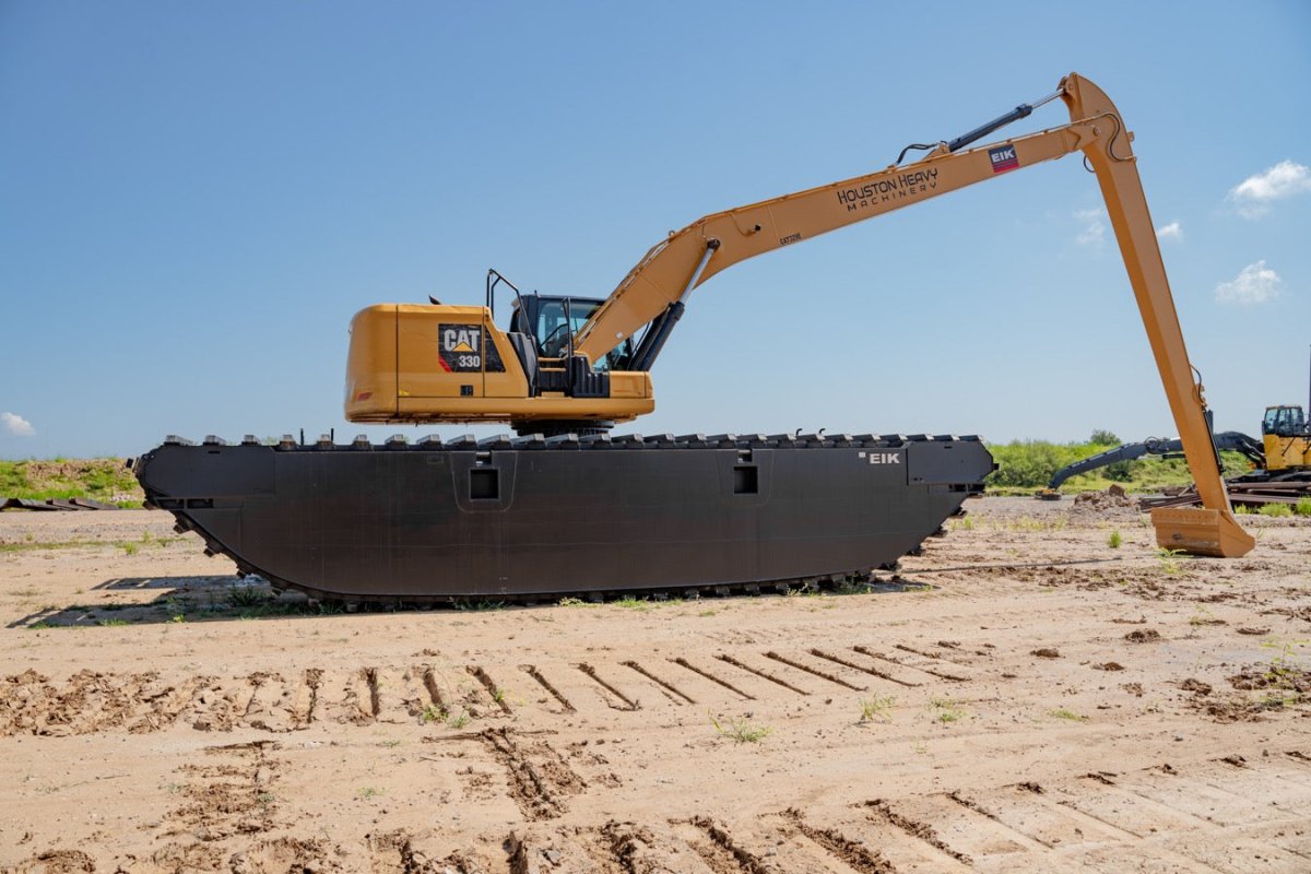 Caterpillar 2019 Pontoon Super Long Reach Excavator - 3825 Hours - EIK Solutions