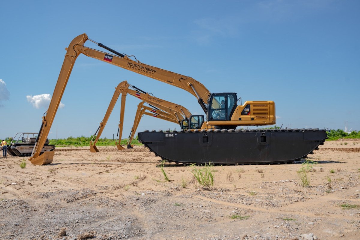 Caterpillar 2019 Pontoon Super Long Reach Excavator - 3825 Hours - EIK Solutions